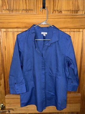 Red House Women's Blue Button-Front Shirt